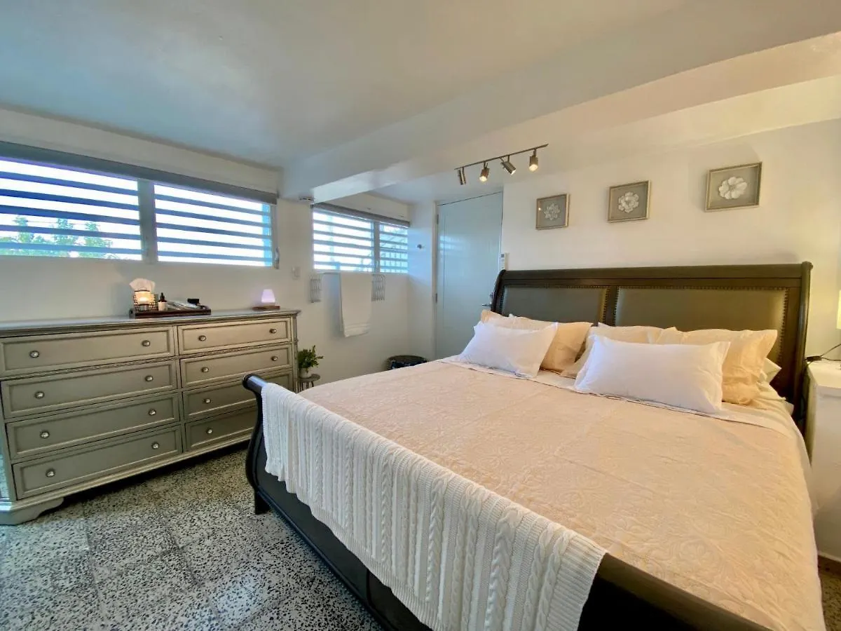Апартаменты Lucky Luquillo Solar El Yunque & Beach Retreat - 360 Ocean & Rainforest Views Playa Fortuna
